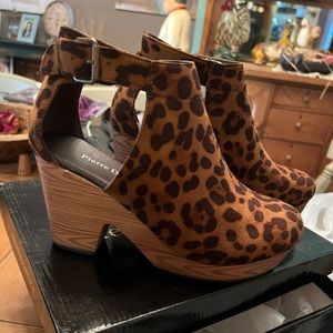 New Pierre Dumas Leopard Print Ankle Boots